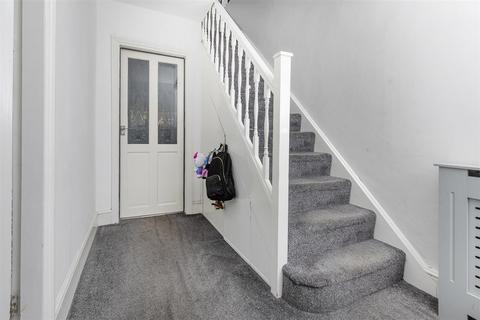 undefined, Glastonbury Drive, Huddersfield HD3