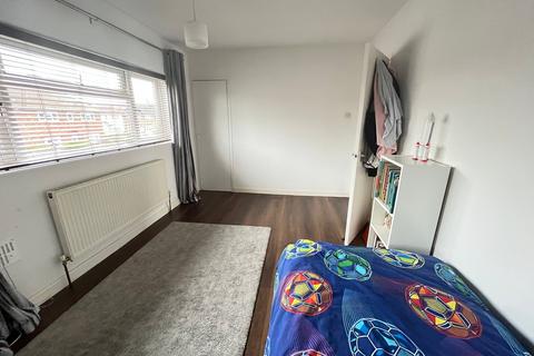 3 Ensign Way, Stanwell, Staines-upon-thames, TW19 7RE