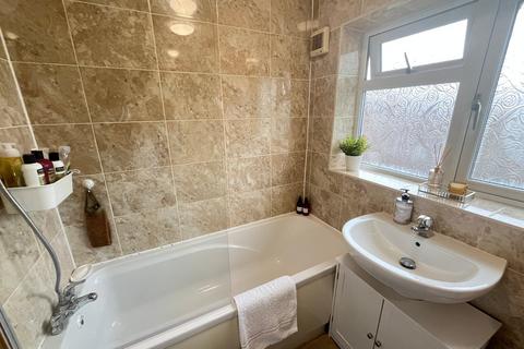 3 Ensign Way, Stanwell, Staines-upon-thames, TW19 7RE