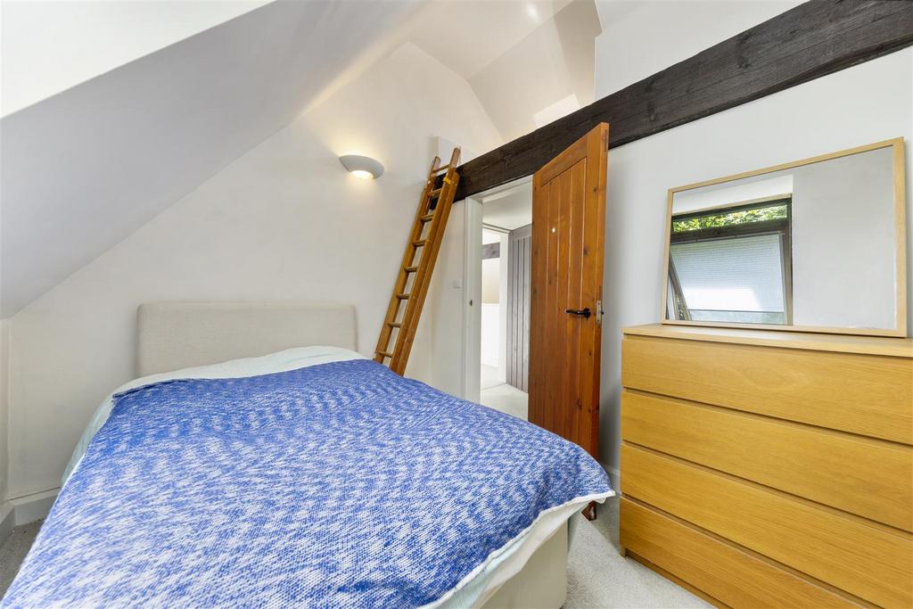 Bed2.2.jpg