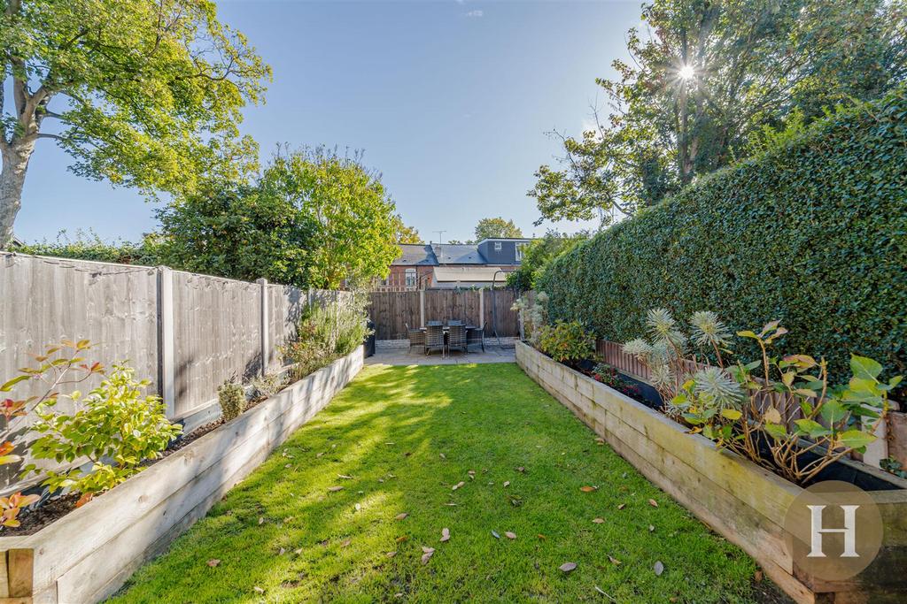 Hadleigh Estate Agents-33.jpg