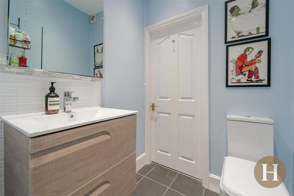 Hadleigh Estate Agents-20.jpg
