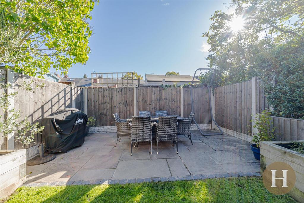 Hadleigh Estate Agents-34.jpg