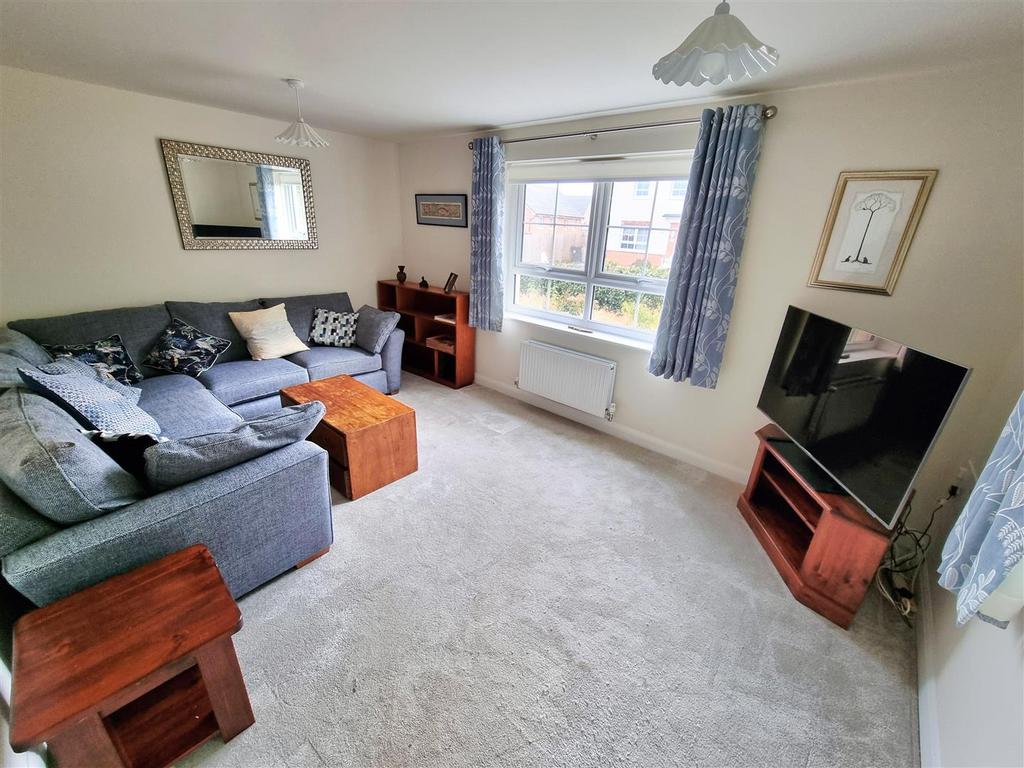 Sitting room 1.jpg