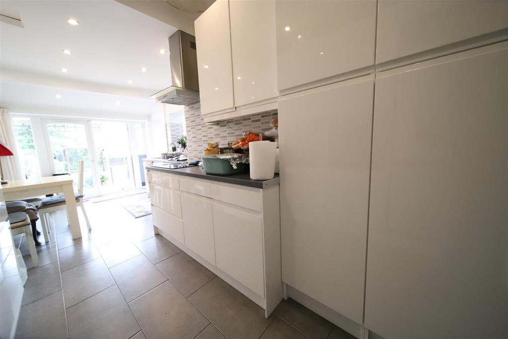 Kitchen 3.jpg