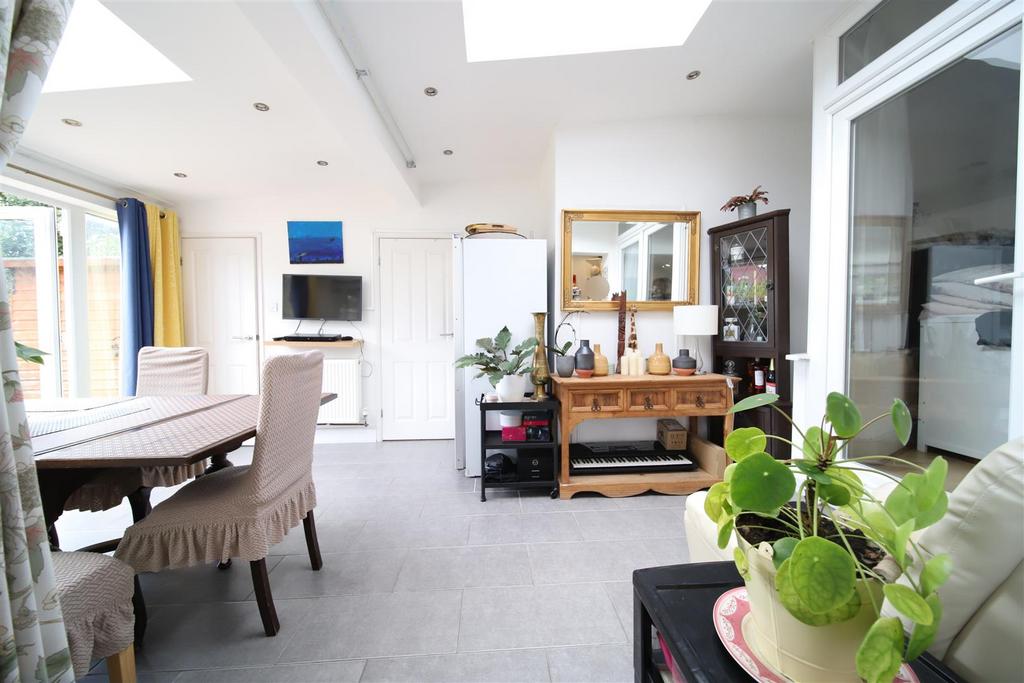 Sunroom1.jpg