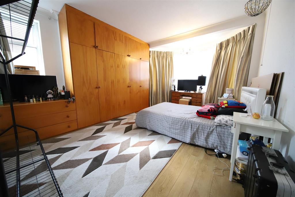 Bedroom 1.jpg