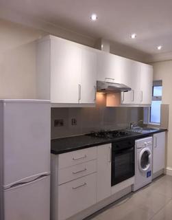 Studio to rent, Weald Rise, Harrow HA3