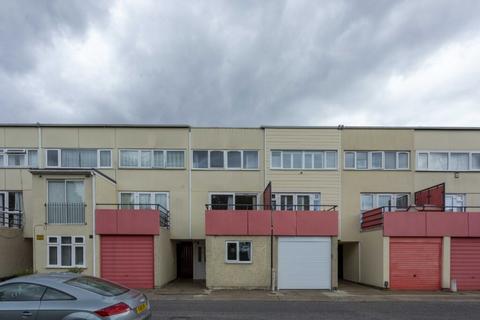 undefined, Cheshire Close, Surrey CR4
