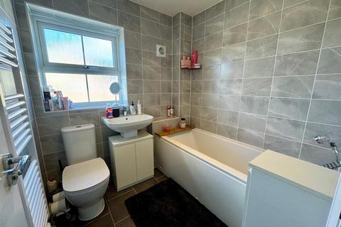 39 Endeavour Way, Burnham-on-crouch, CM0 8FY