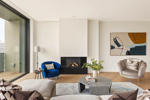 3 bedroom flat for sale, Wood Crescent, London