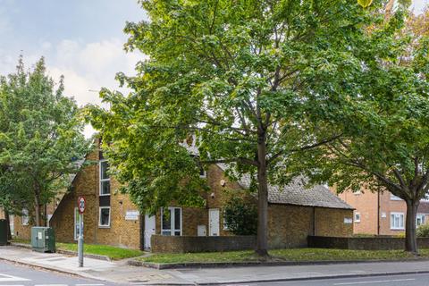2 bedroom flat for sale, Upper Richmond Road, London