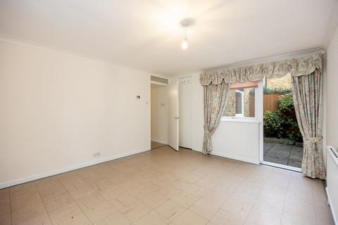 2 bedroom flat for sale, Upper Richmond Road, London