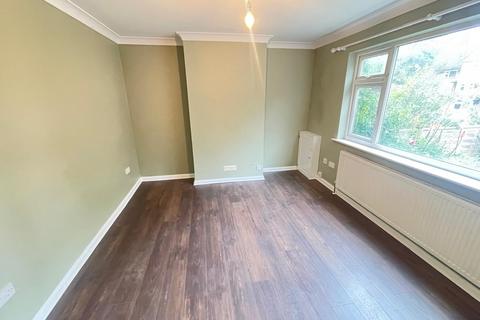 3 bedroom semi-detached house for sale, Foxhall Road, Ipswich IP3
