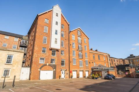 undefined, Commercial Road, Gloucestershire GL1