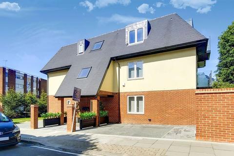 3 bedroom apartment to rent, Woodlands, Golders Green, NW11
