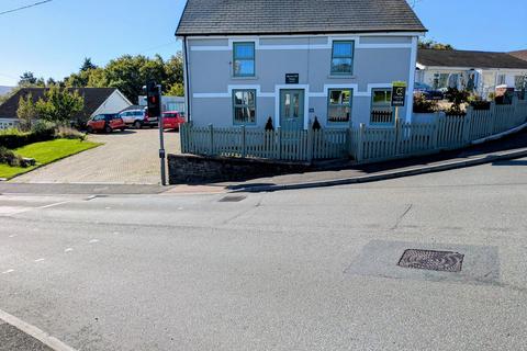 Hendre Road, Capel Hendre, Ammanford, SA18 3LF