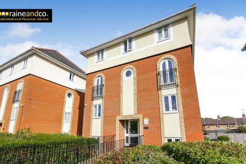 2 bedroom flat for sale, Walsingham Close, Hatfield