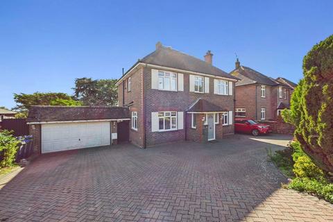 4 bedroom detached house for sale, Broadview Gardens, Worthing BN13