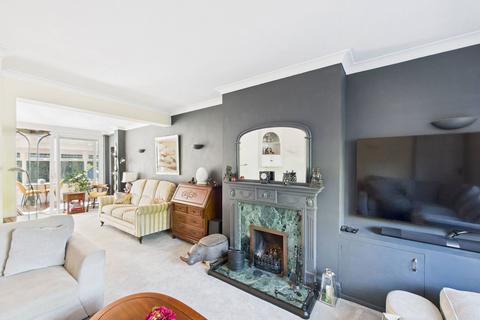 11 Broadview Gardens, Worthing, BN13 3DZ
