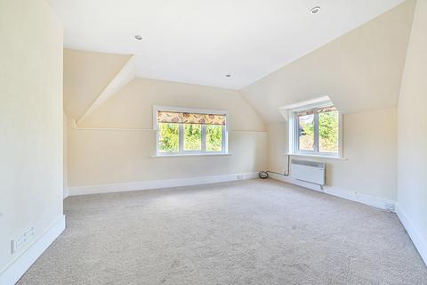 1 bedroom flat for sale, Longdene Road, Haslemere, Surrey, GU27