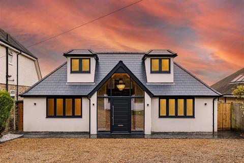5 bedroom detached house for sale, The Ridgeway, Cuffley, Hertfordshire