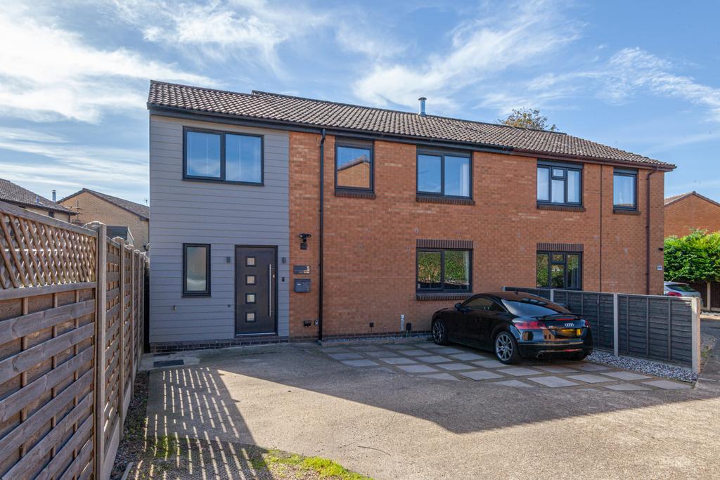 3 Bedroom Semi Detached for Sale