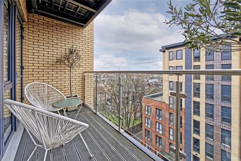 1 bedroom flat to rent, Colonnade Gardens, Askew Road, London, W3