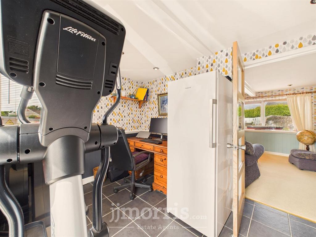 CAM02122 G0-PR0369-STILL040.jpg