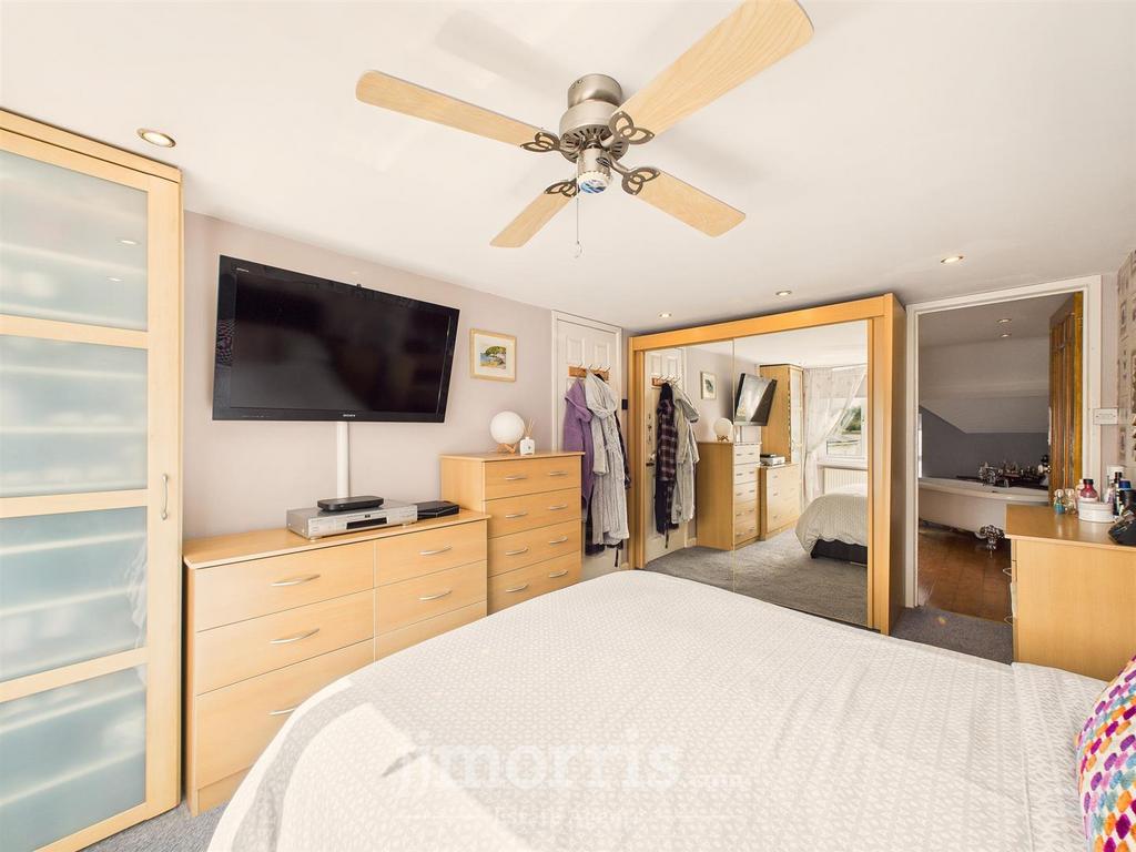 CAM02122 G0-PR0369-STILL006.jpg