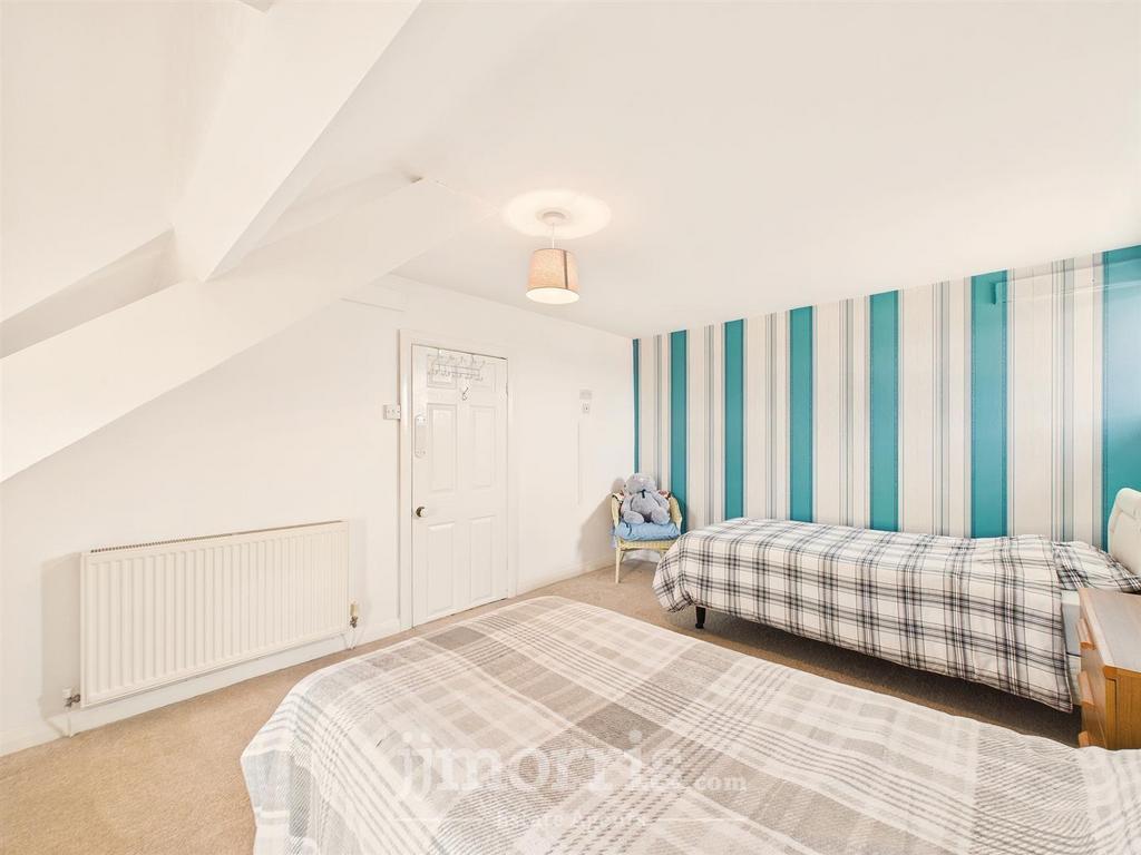 CAM02122 G0-PR0369-STILL011.jpg