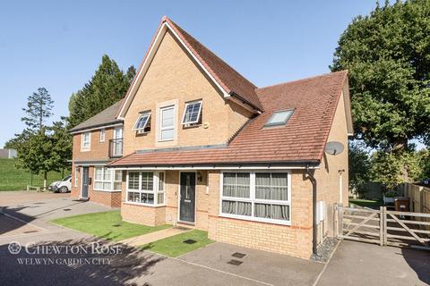 5 bedroom detached house for sale, Peregrine Way, HATFIELD