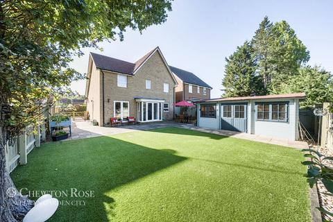 undefined, Peregrine Way, HATFIELD