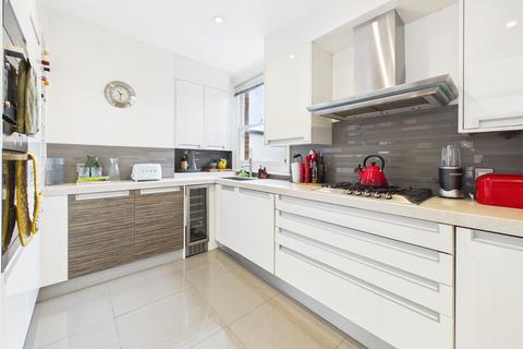 undefined, Kew Road, Surrey