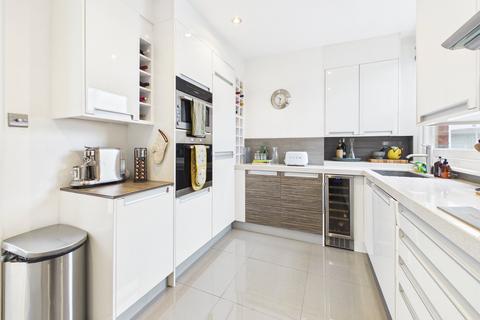 undefined, Kew Road, Surrey