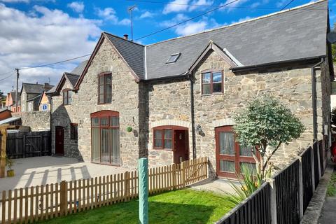 undefined, Market Square, Llanrhaeadr Ym Mochnant SY10