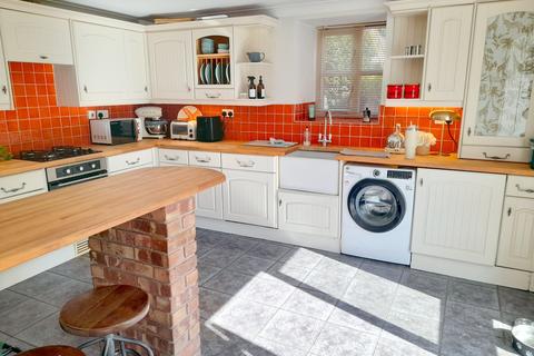 undefined, Market Square, Llanrhaeadr Ym Mochnant SY10
