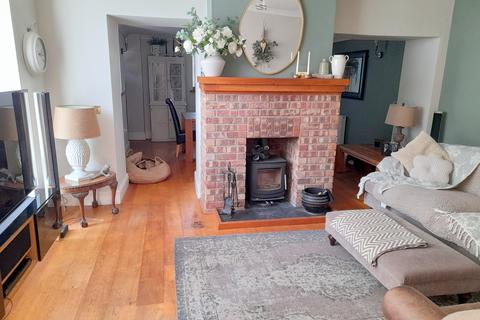 undefined, Market Square, Llanrhaeadr Ym Mochnant SY10