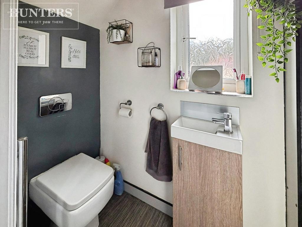 Pbox-bathroom-339123.jpeg