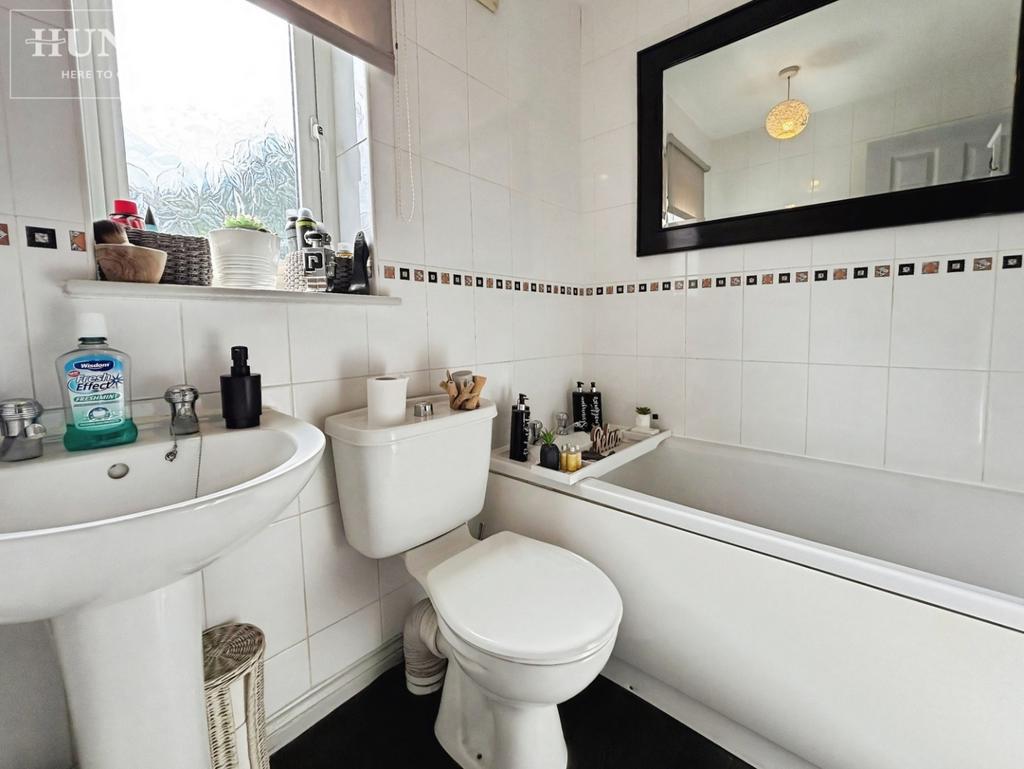 Pbox-bathroom-339123.jpeg
