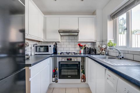 77 Carvers Croft, Woolmer Green, Knebworth, SG3 6LX