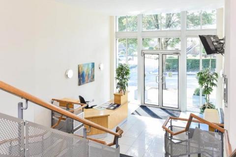 2 bedroom flat to rent, Heathcroft, London W5