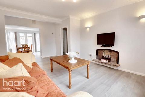 Dagnam Park Close, Harold Hill