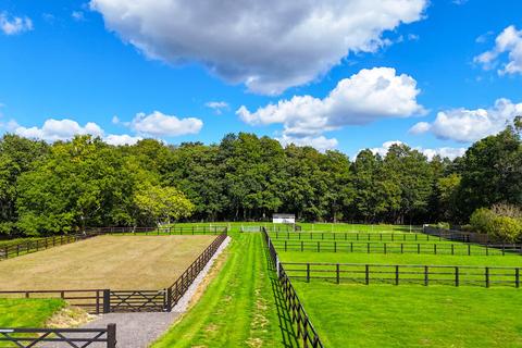 4 bedroom equestrian property for sale, Crawley Hill, Romsey SO51