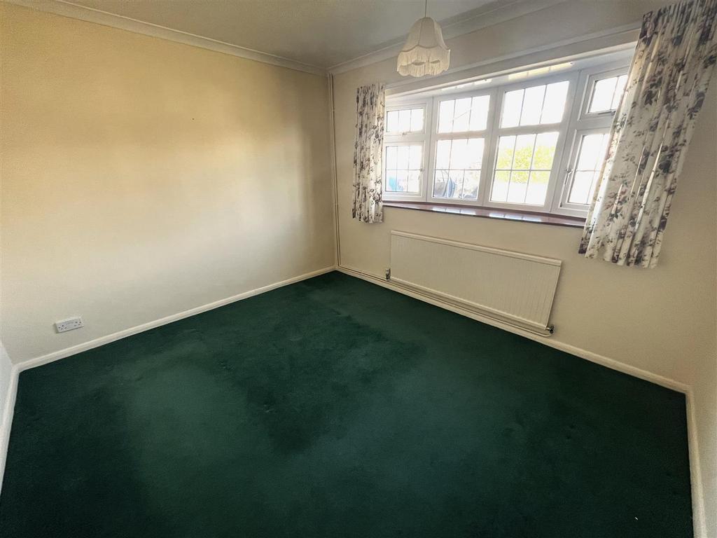 Bedroom 1.JPG