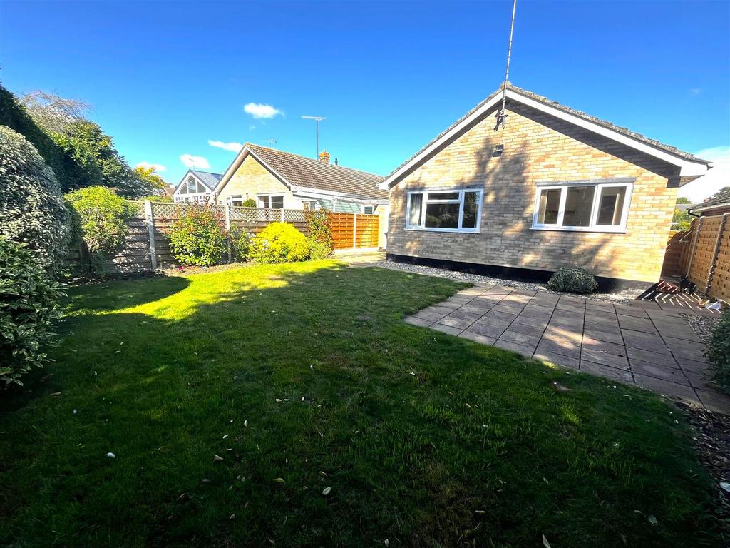 Rear garden 2.JPG