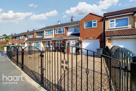 4 bedroom semi-detached house for sale, Ivydale Road, Leicester