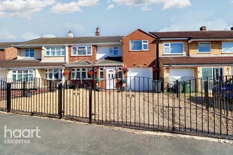 4 bedroom semi-detached house for sale, Ivydale Road, Leicester