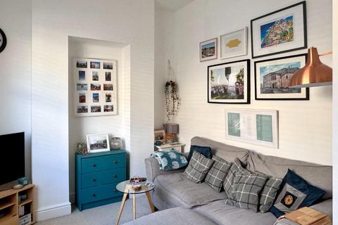 3 bedroom terraced house for sale, Glebe Street, Penarth