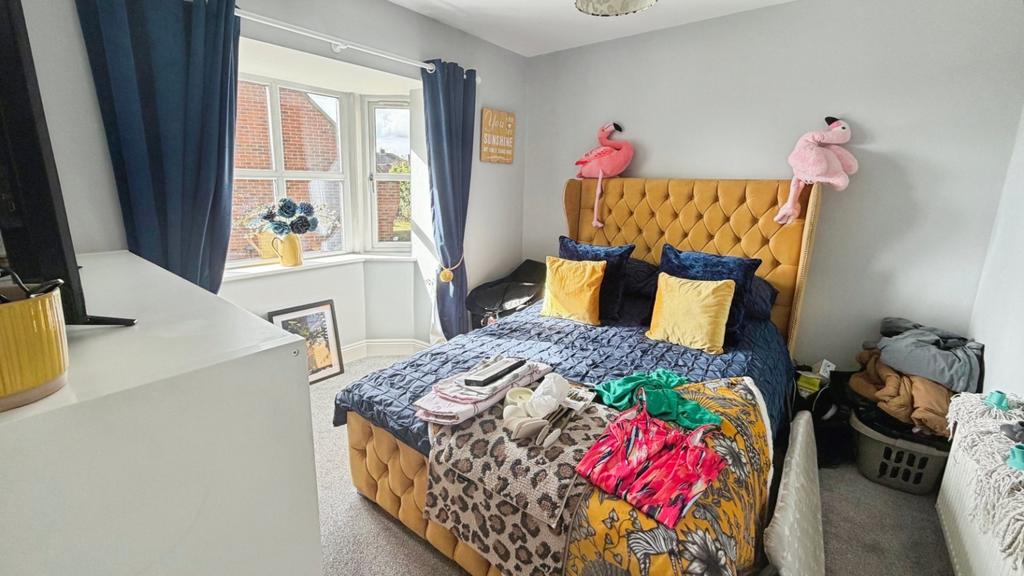 Reception/Bedroom